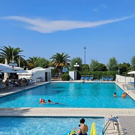 Playa-degli-angeli-levante